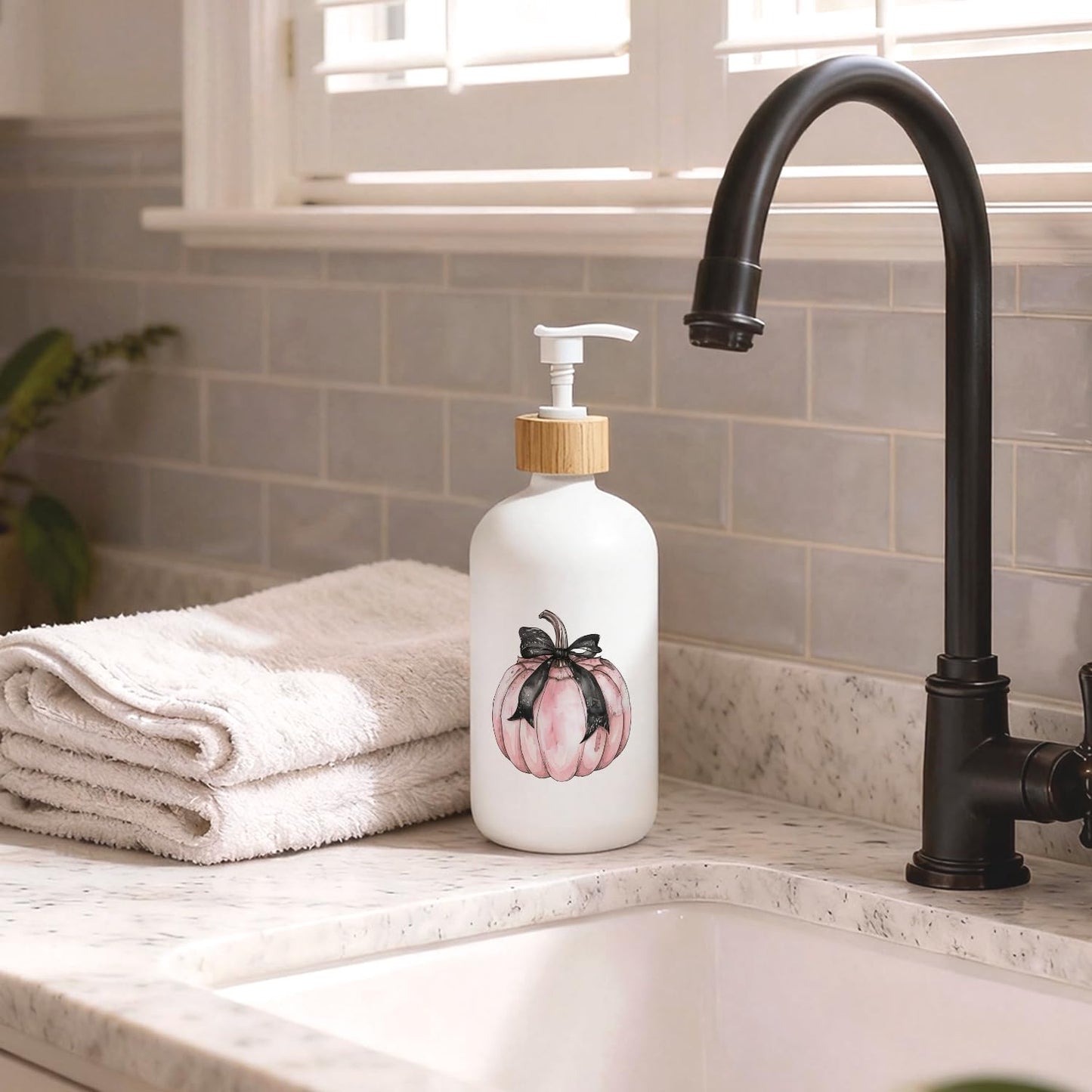 OuOvOwO Halloween Coquette Pink Pumpkin Glass Soap Dispenser
