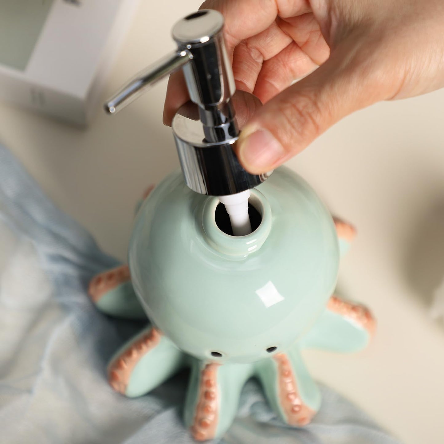 Octopus Soap Dispenser Marine Animal Lotion Dispenser Ceramic Liquid Bottle