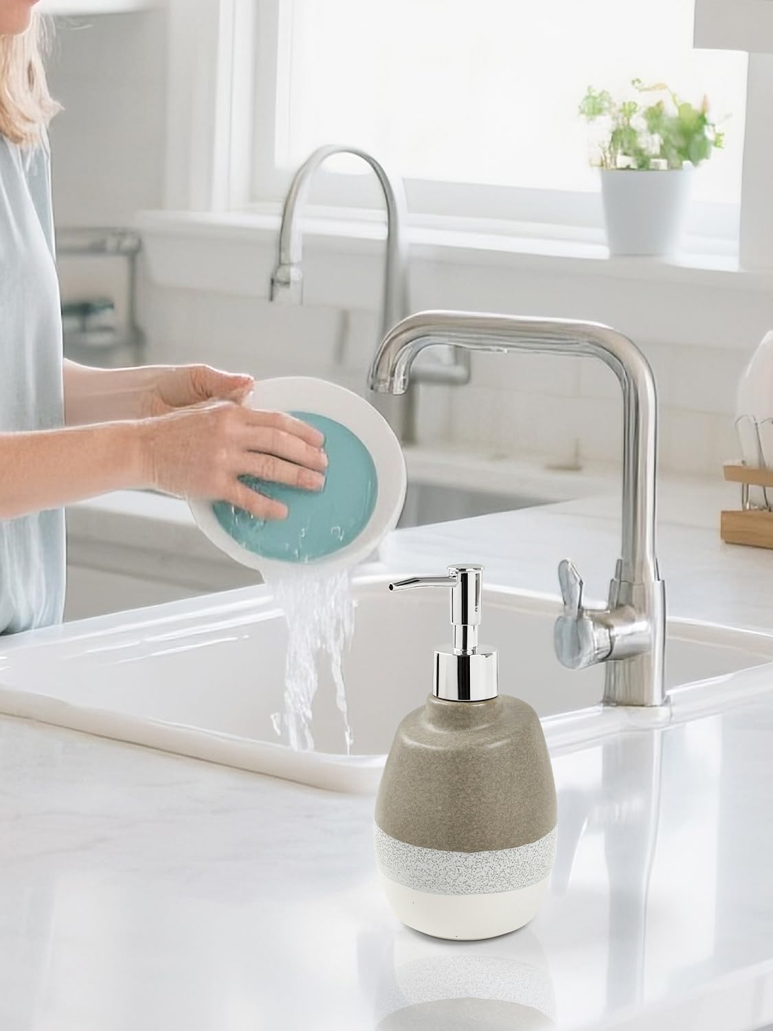 KERMANDO Ceramic Soap Dispenser – 16oz Refillable Lotion or Liquid Soap Bottle with Pump, Grey and White Speckled Glaze, Modern Ceramic Bathroom and Kitchen Countertop Accessory