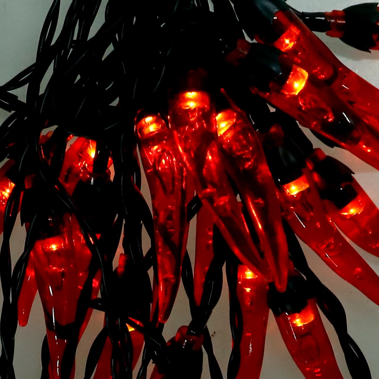 Hemobllo Solar Pepper String Lights, Red LED Outdoor Fairy Lights Waterproof & Automatic Charging for Garden, Patio, Party & Christmas Decor