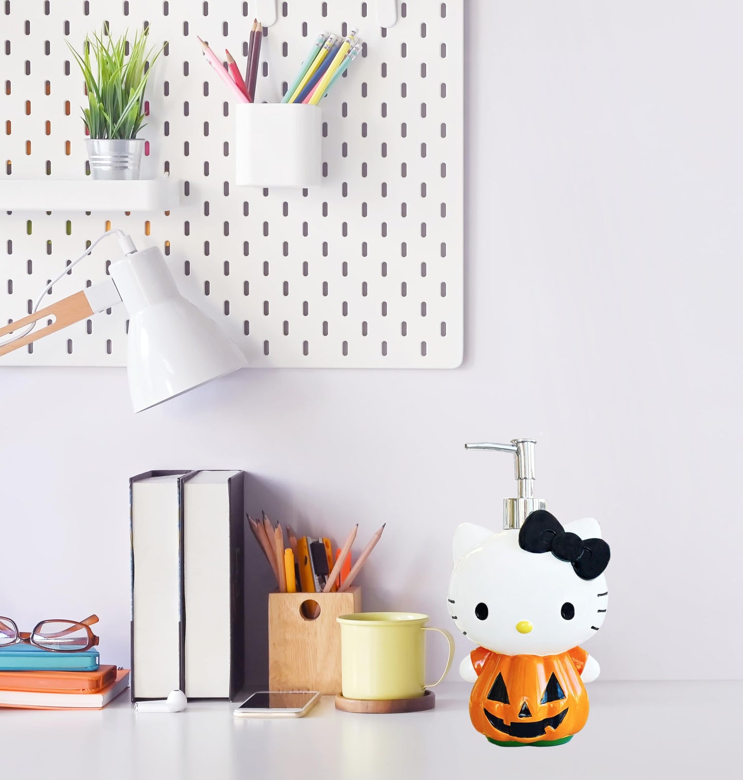 Jay Franco Hello Kitty Pumpkin Jack - O- Lantern Soap Dispenser - Autumn & Halloween Bathroom Decor and Storage - Orange Resin Lotion Pump