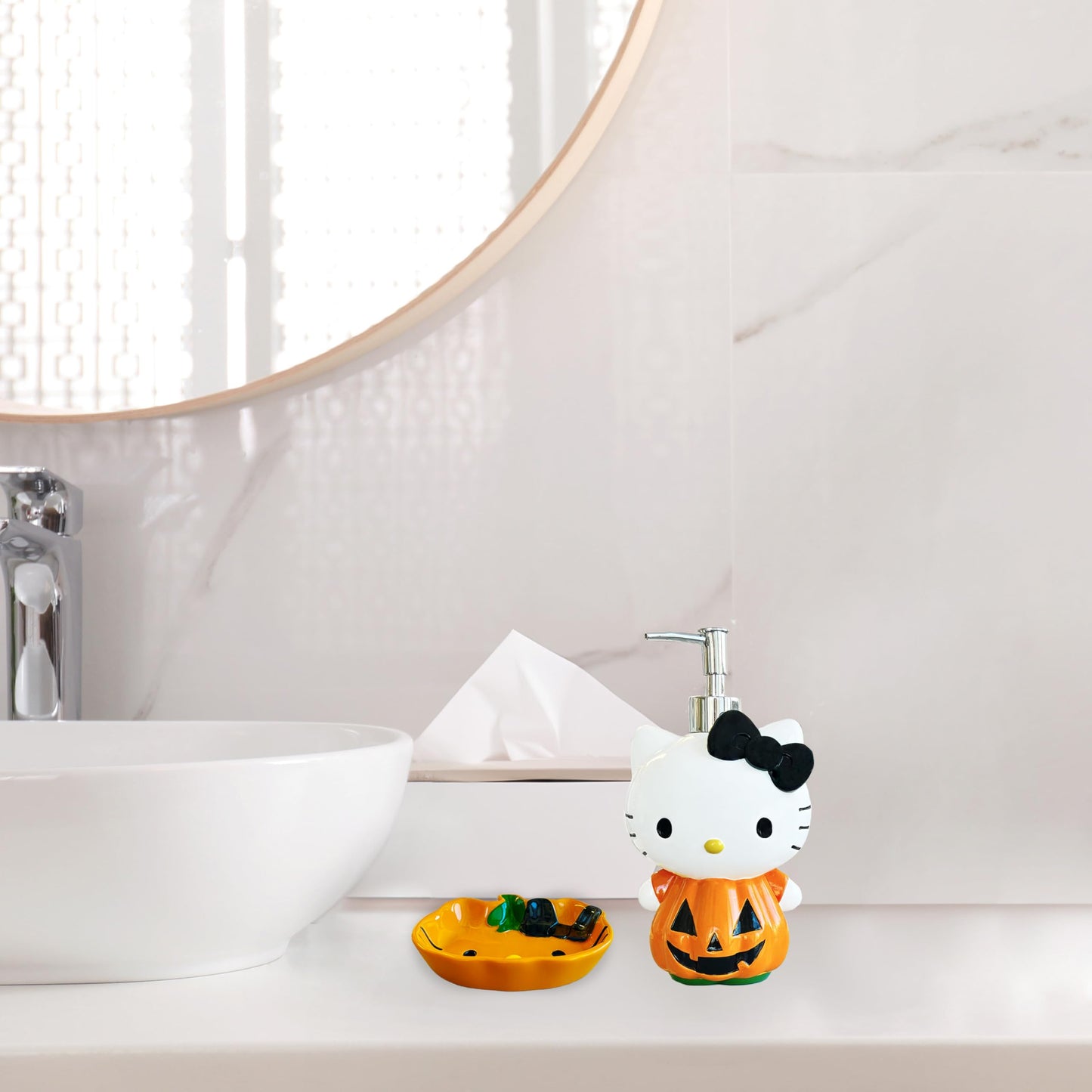 Jay Franco Hello Kitty Pumpkin Jack - O- Lantern Soap Dispenser - Autumn & Halloween Bathroom Decor and Storage - Orange Resin Lotion Pump