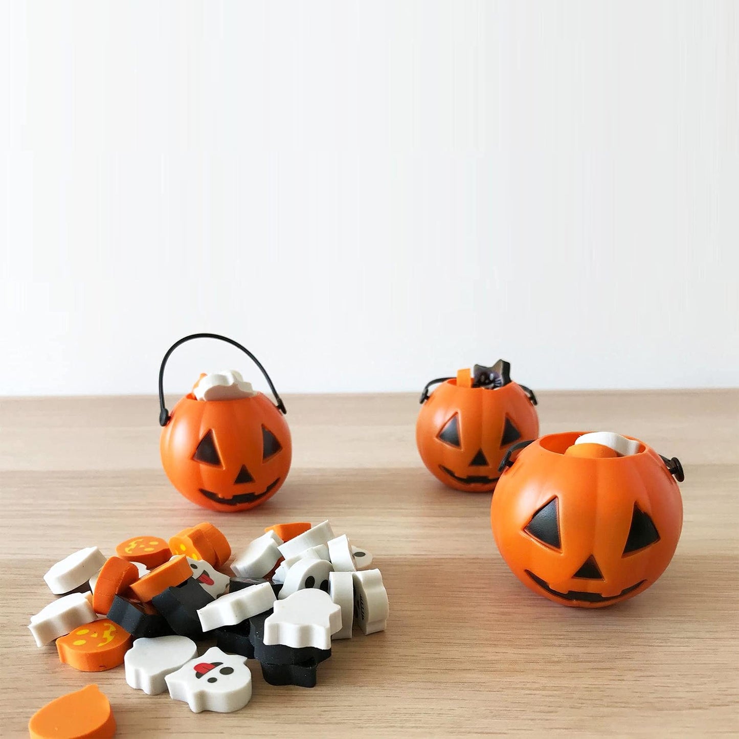 4E's Novelty 24 Pack Mini Pumpkin Trick or Treat Buckets Bulk Halloween Candy Holders Container for Kids, Halloween Goodie Bags Fillers Party Favor Toys