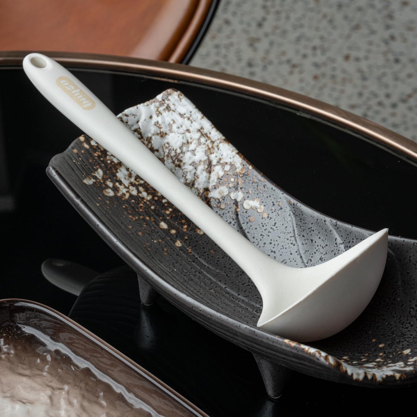 Aijohnny Large Ceramic Spoon Rest for Stove Top, Stable Porcelain Utensil Spoon Holder for Kitchen Counter Bridge Dish Glaze Sauce Tray Fruits Dish Dining Table Decor Easy Clean (Black)