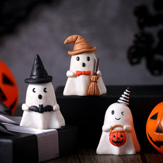 Wesiti Cute Ghost Figurine Mini Halloween Ghost Decor Small Resin Spooky Decorative Statue for Bookshelf Terrace Bedroom Indoor Home Tabletop Gifts (Regular Color,Classic)