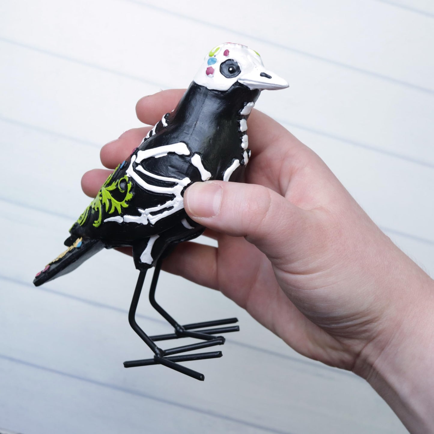 Needzo Dia De Los Muertos Sugar Skull Bird, Multicolor Ofrenda Altar Decoration, Day of the Dead Halloween Figurine, 4.75 Inches