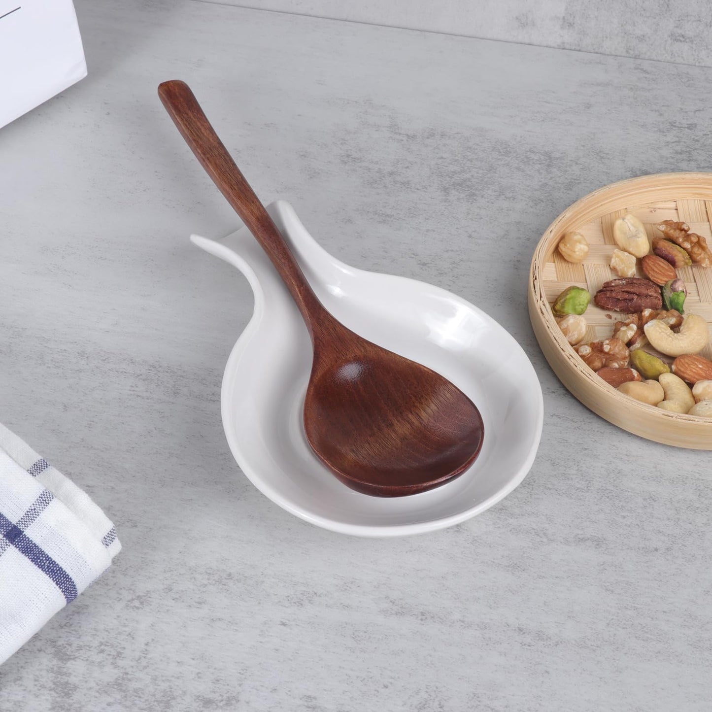 JINIHFW Spoon Rest for Kitchen, Ceramic Spoon Holder for Stove Top, Cooking Spoon Holder，Coffee Spoon Holder,Heat Resistant Utensil Rest for Countertop, Dishwasher Safe, White （1 PCS）