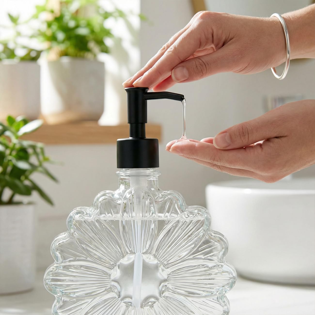 Aniced Flower Clear Glass Soap Dispenser Liquid Hand Countertop Cute Retro Floral Decorative Lotion Dispensers Refillable Hand Pump for Bathroom Kitchen Toilet Sinks Countertops 17 Oz (Black)