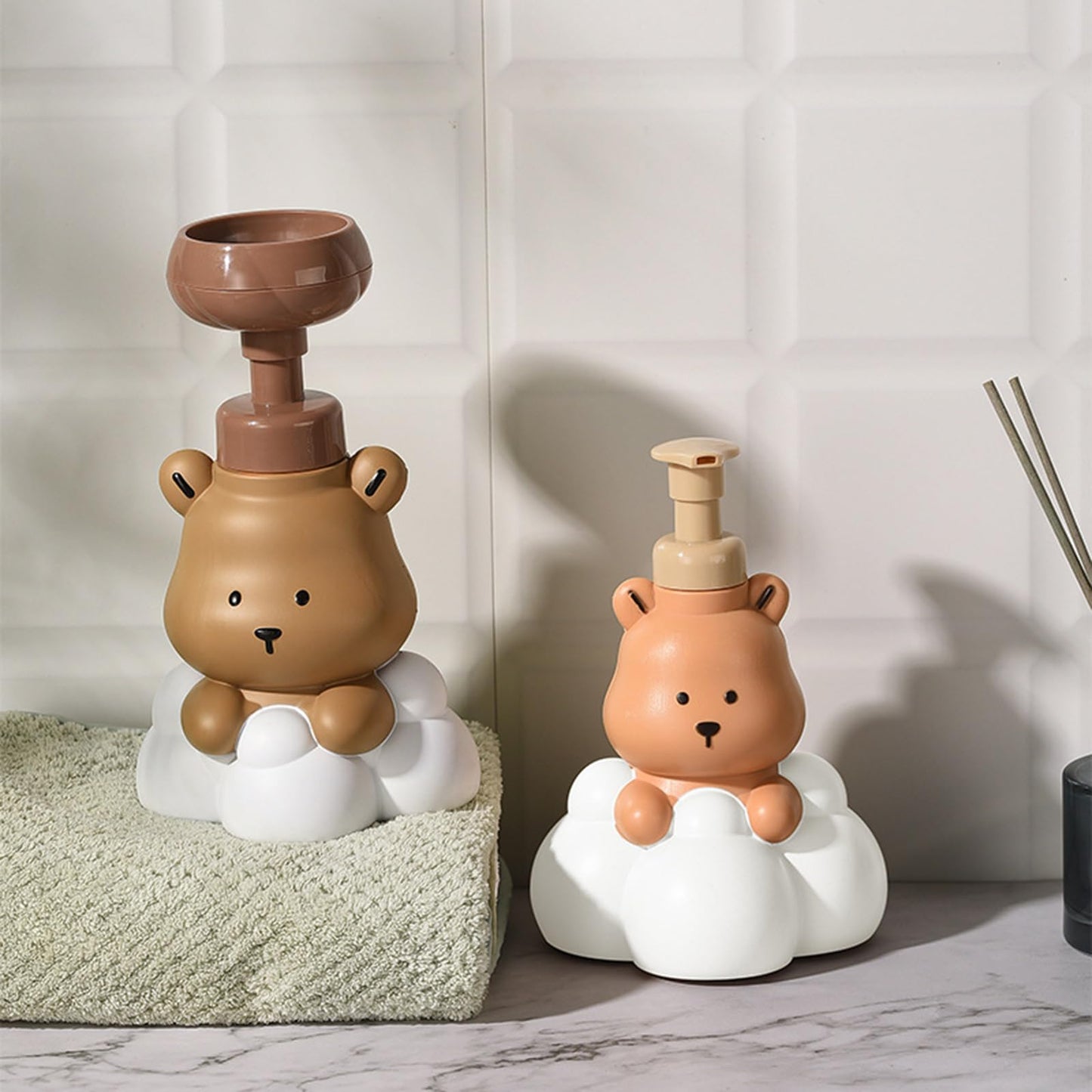Meiliyizu Pump Bottle, Cartoon Bear Shaped Foam Soap Dispenser Foam Dispenser for Bathroom Refillable Hand Sanitizer and Shampoo Pump Bottle, Bear paw bottle brow