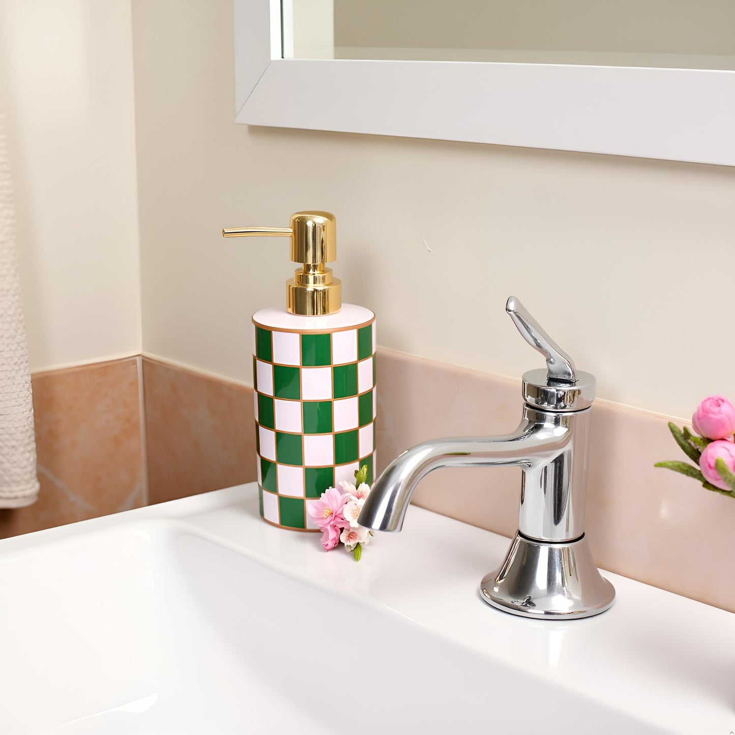 Checkered Bathroom Soap Dispenser,Gold Pump Ceramic Soap Dispenser,Kitchen Checkerboard Empty Pump Bottle,Bath Countertop Storage Organizer,Checkered Bathroom Decor (Green)