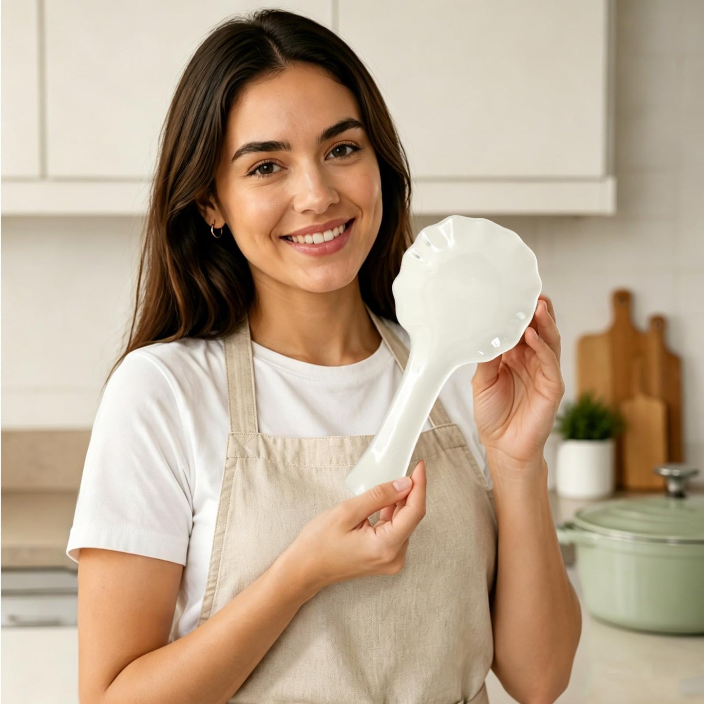 FYSUIMU 8.9 Inch Scalloped Edge Spoon Rest White Spoon Holder Minimalist Modern Ceramic Utensil Rest for Stove Top Farmhouse Kitchen Accessories