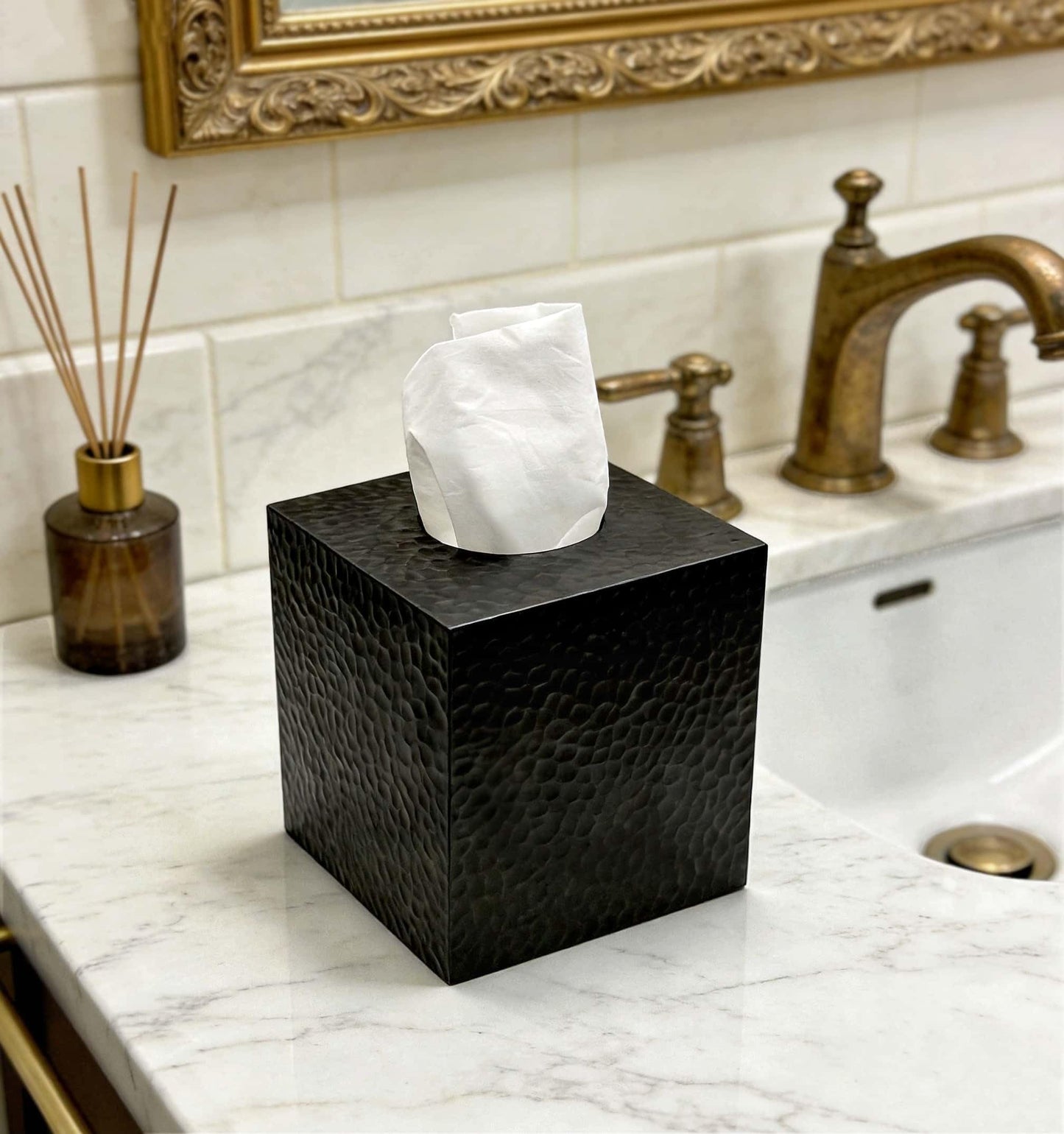 JWT Astyle Hammered Square Black Facial Tissue Box Cover Holder.Handcrafted Resin Kleenex Box Covers Cube with Open Bottom for Bathroom Livingroom Kitchen Office Home Decor Gifts