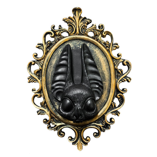 QJWDB Gothic Wall Decor Vintage Bat Dark Academia Room Decor Animal Head Aesthetic for Halloween Home Decoration Retro Wall Art Hanging Design Wall Mounted Bedroom (7.9'' x 5.7'')