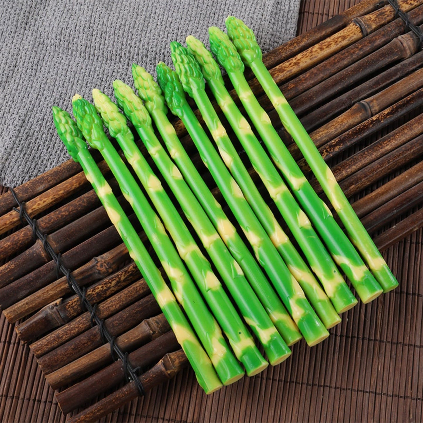 LONG XIN SERIES 12Pcs Realistic Fake Asparagus Decor Artificial Vegetables Model Lifelike Fake Food for Kitchen Countertops Dining Room Garden Decor Restaurant Displays Food Photography Props