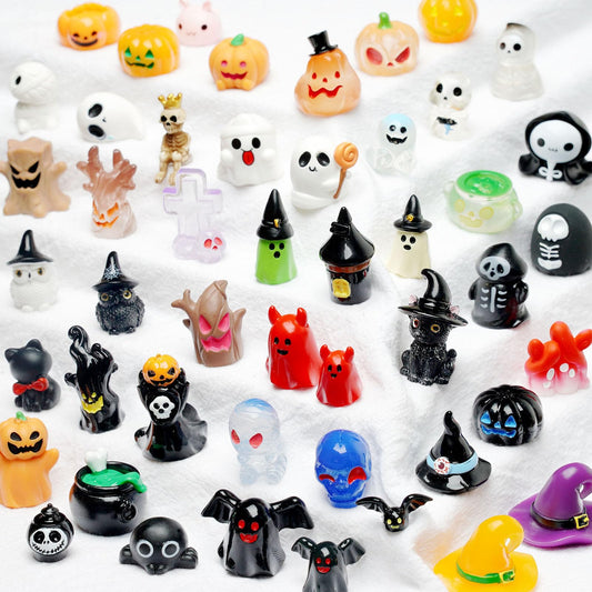 ZMRU Halloween Miniatures - 48 Types Miniature Figurines Mini Resin Animals, for Halloween Decorations, Halloween Party Favors Bag Fillers Garden Dollhouse Decor