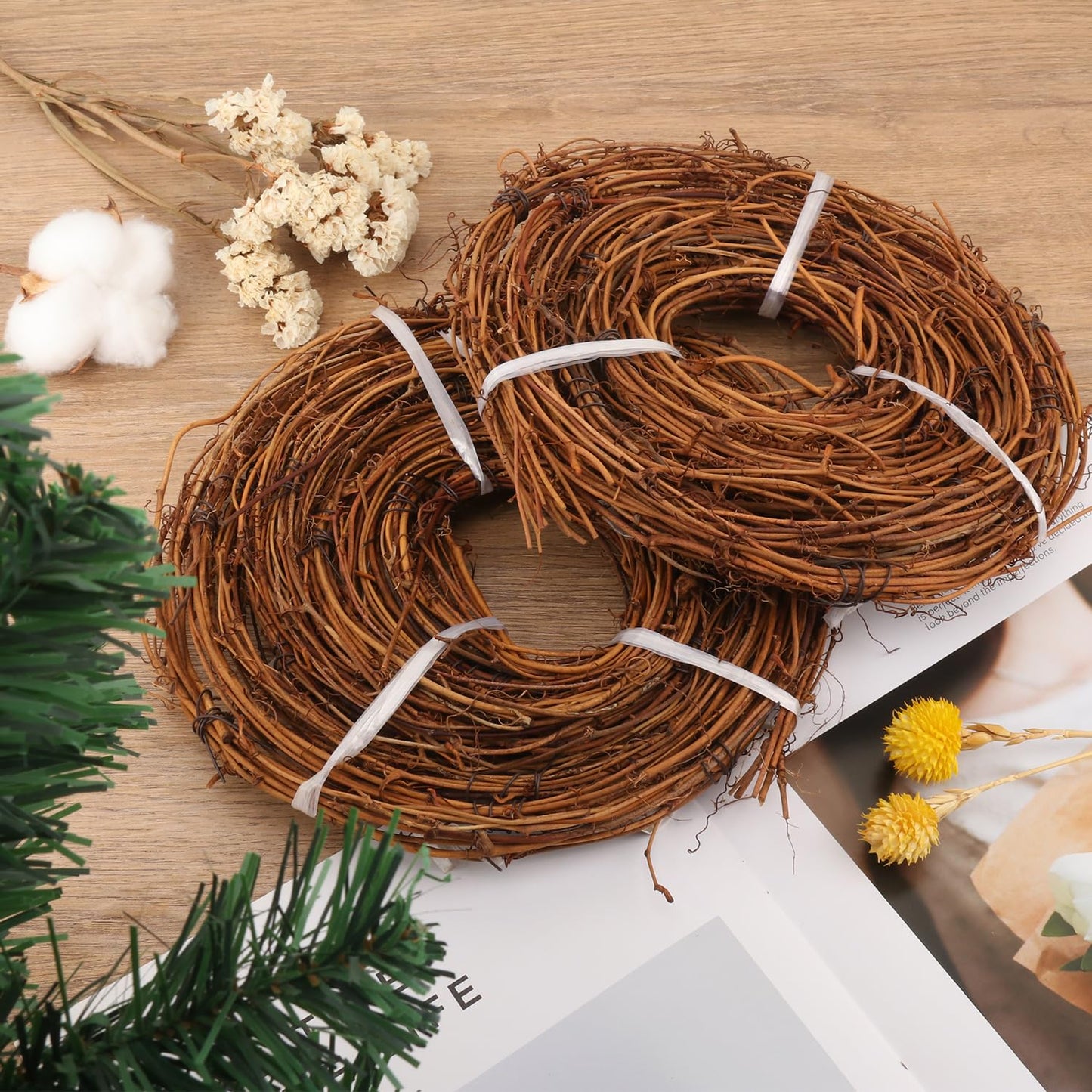 Geytetqi 7 PCS 15 FT Natural Grapevine Wreaths, Grapevine Twig, Vine Branch Wreath for DIY Crafts and Christmas Decorations, Ideal for Wedding Decor(Total 105 FT)