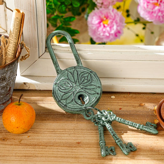 Sungmor Vintage Cast Iron Decorative Padlock and Keys-Rustic Wall Hanging,Ornate Lock Sculpture for Home,Farmhouse & Boho Decor, Aerugo Finish