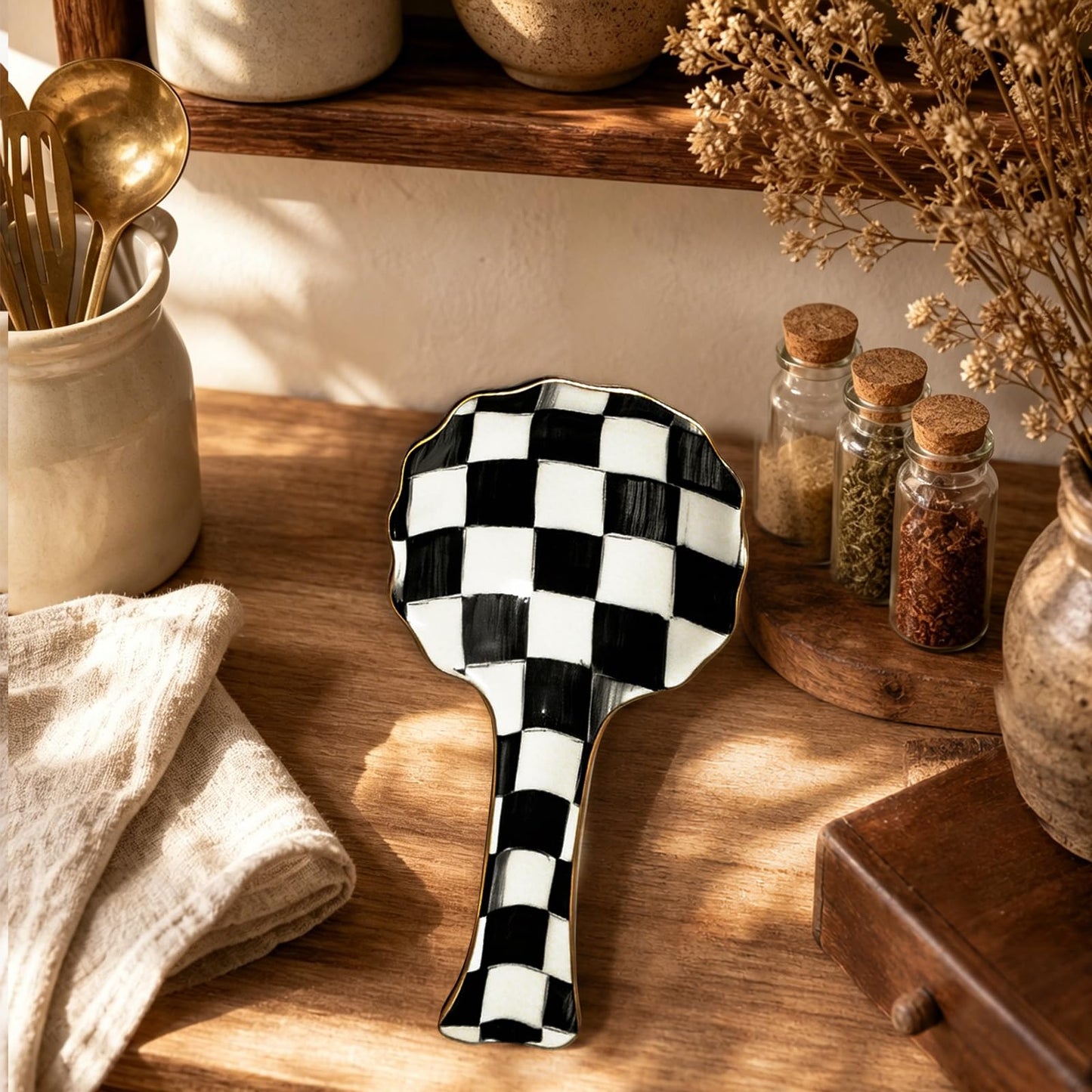 FYSUIMU 8.9 Inch Checkerboard Ceramic Spoon Rest Retro Checkered Scalloped Cooking Spoon Holder with Gold Rim for Stove Top Kitchen Countertop Decor