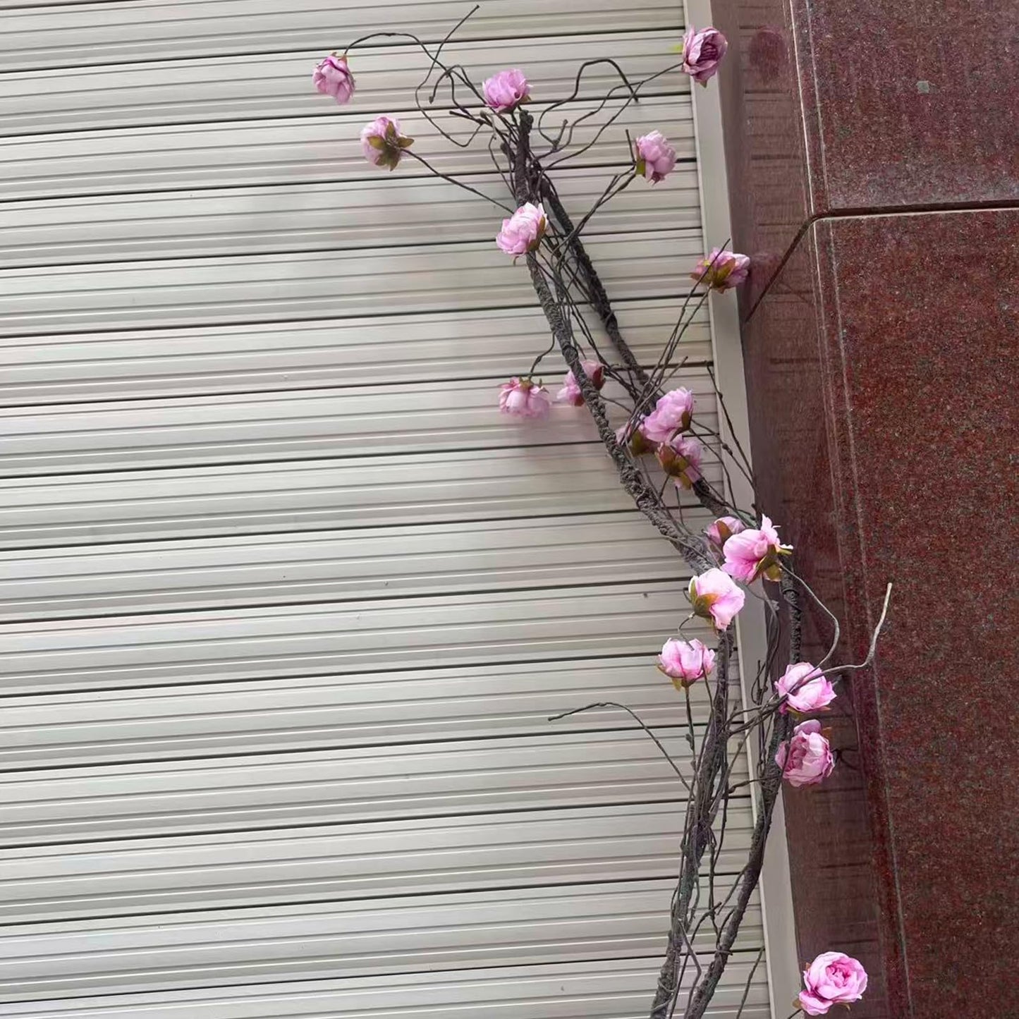 (2pcs) Flexible 118 inch Large Flexible Artificial Tree Fall Vines Twine Wood Branches with Peony Flowers Garland Twig Reptile Climbing Fake Plants for Wedding Arch Christmas Wall Door Hanging