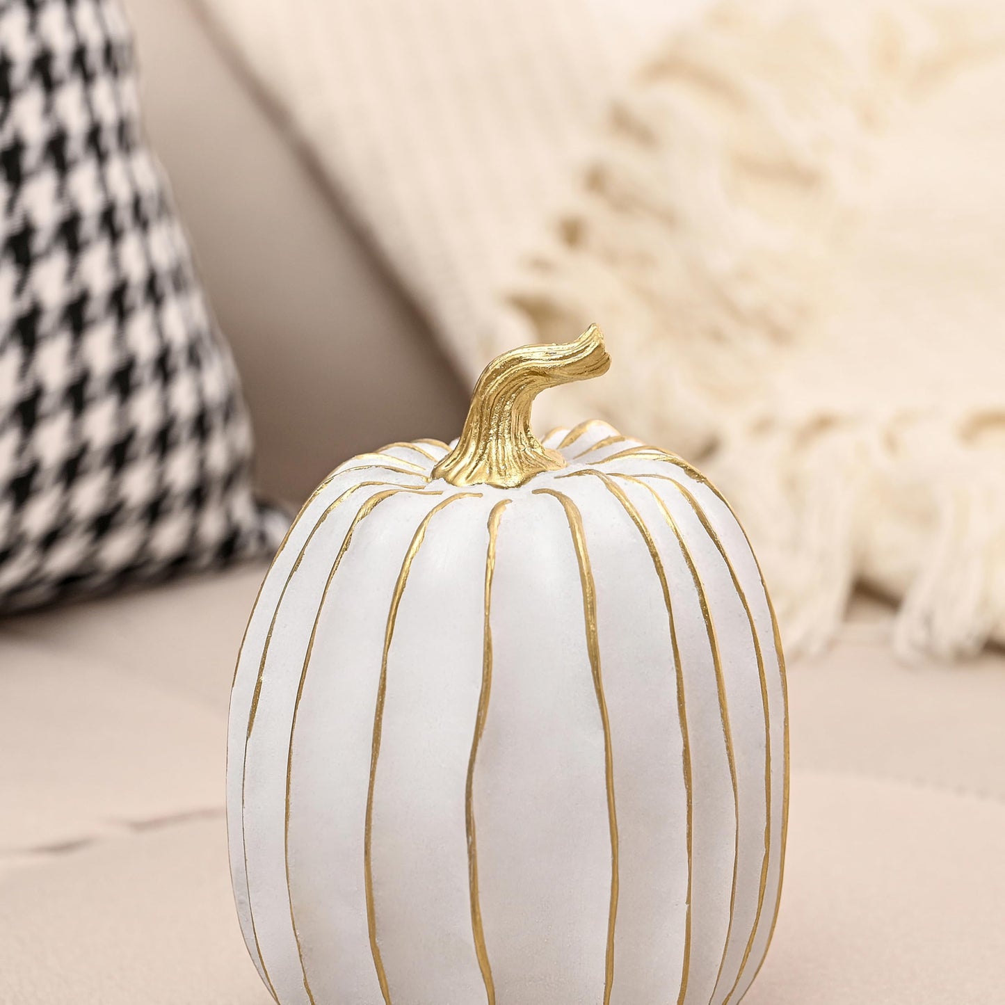FESTGLOX Fall Pumpkin Decor, 2 PCS Resin Thanksgiving Fake Pumpkin Figurines, White and Gold Pumpkins for Decorating, Fall Decorations for Home, Farmhouse, Harvest Table Centerpiece