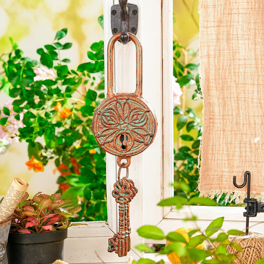 Sungmor Vintage Cast Iron Decorative Padlock and Keys-Rustic Wall Hanging,Ornate Lock Sculpture for Home,Farmhouse & Boho Decor, Copper Finish