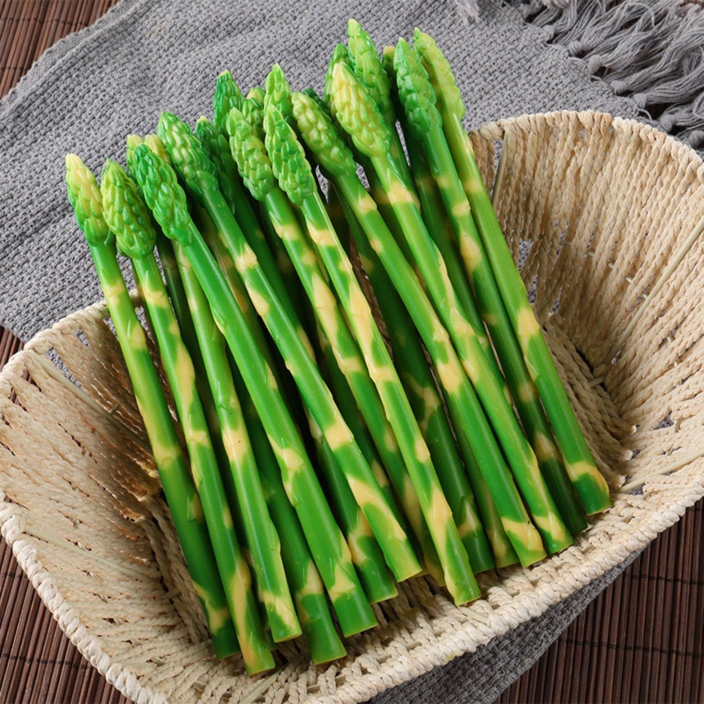 LONG XIN SERIES 12Pcs Realistic Fake Asparagus Decor Artificial Vegetables Model Lifelike Fake Food for Kitchen Countertops Dining Room Garden Decor Restaurant Displays Food Photography Props