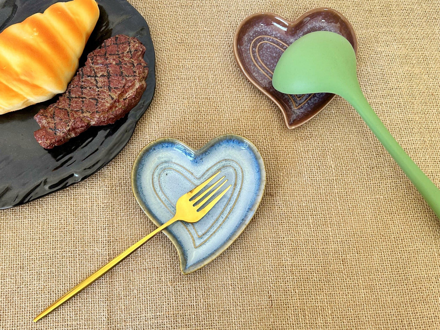 Ceramic Spoon Rest for Stove Top, Heart Cute Spoon Rest for Kitchen Counter, Cooking Spoon Holder for Kitchen Counter, Utensil Rest Spatula Rest Ladle Holder Tong Rest (Retro Ocean Blue)